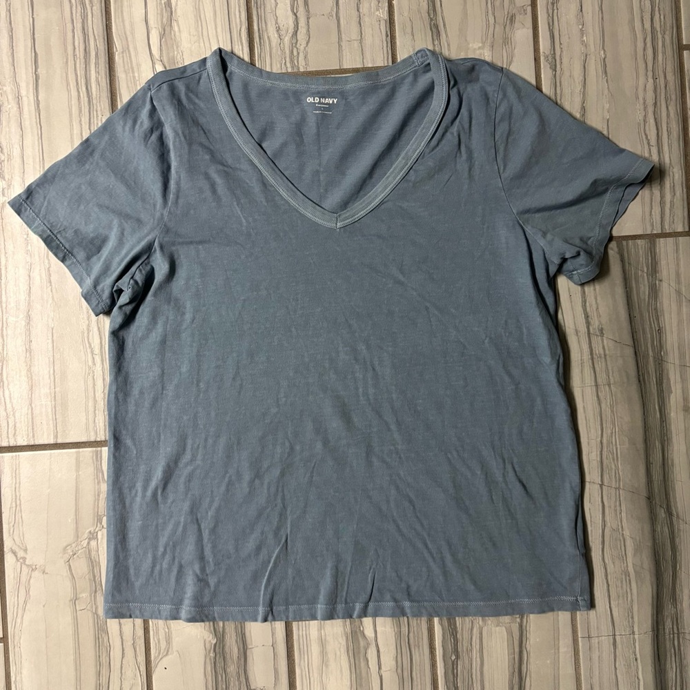 Old Navy Women's Slate V-Neck Tee